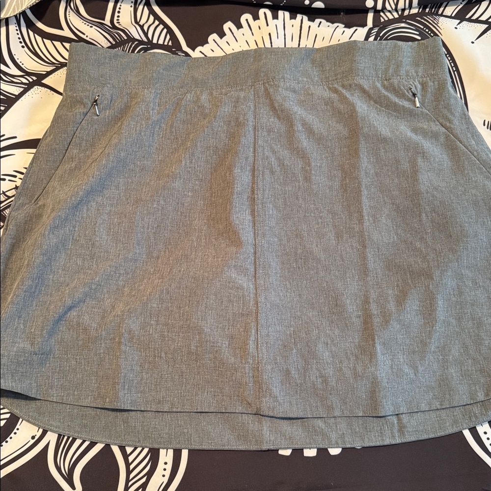 Freely zip pocket woven Skort